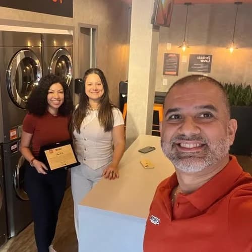 Inauguração da lavanderia self-service LAV.ME em Balneário Camboriú, Santa Catarina